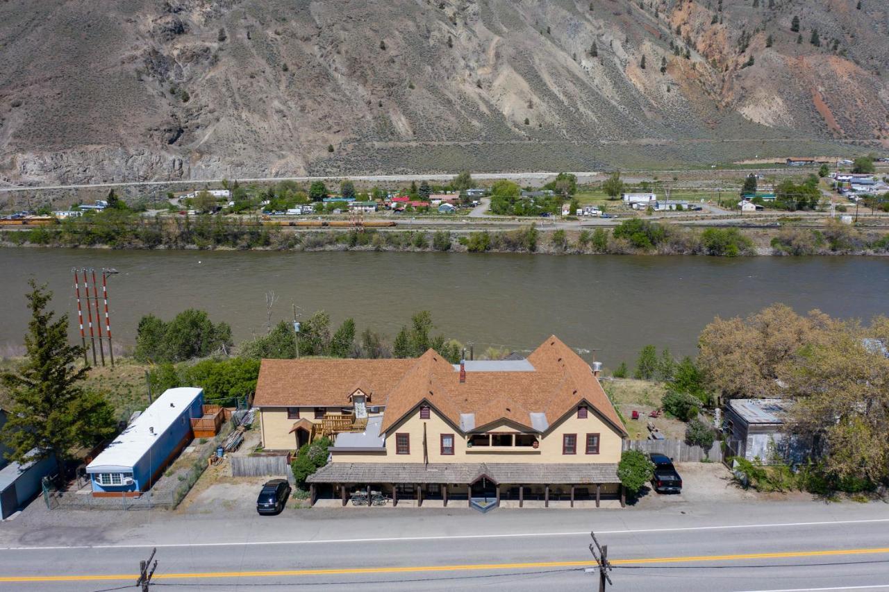 The Inn At Spences Bridge ภายนอก รูปภาพ